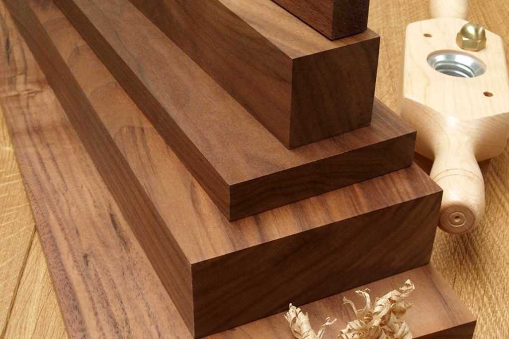 4 1024x683 - انواع چوب به‌کاررفته در میز ناهارخوری